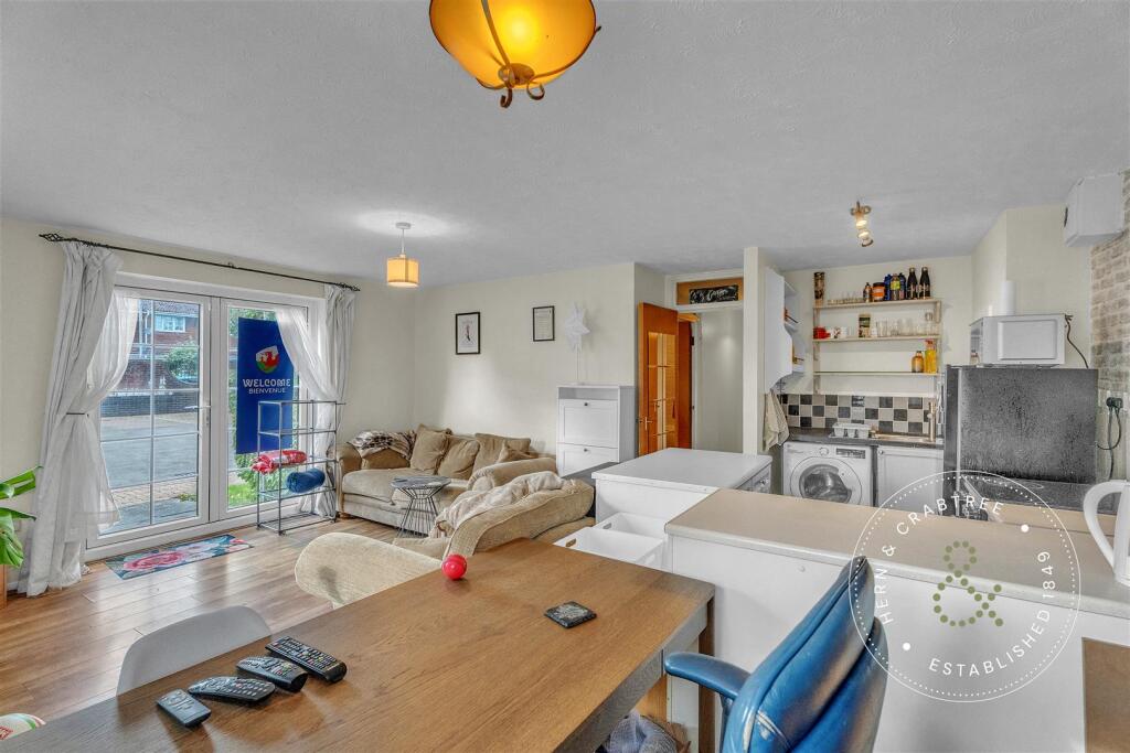 Apartment in Cardiff - More