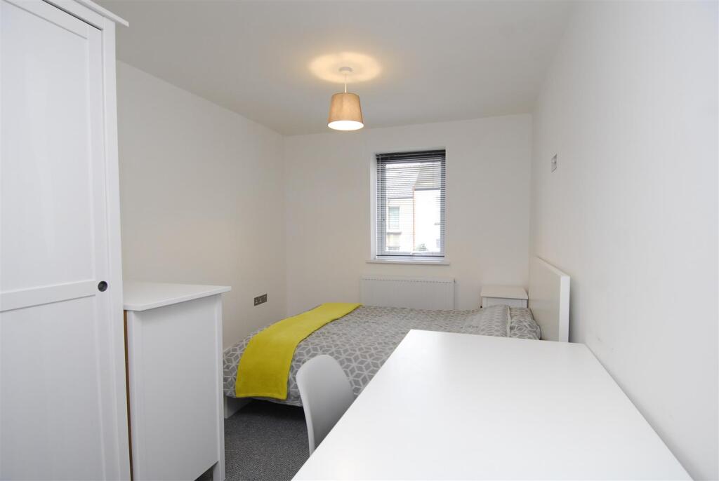 House in Plymouth - View 3