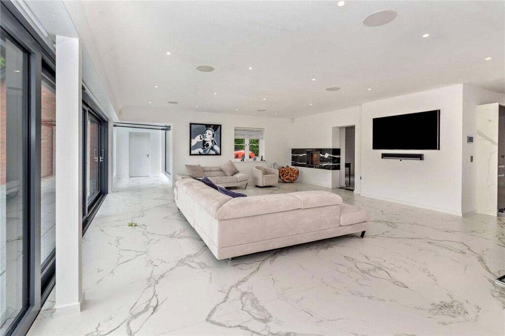 House in Basingstoke and Deane, Headley, Ashford Hill with Headley - View 5