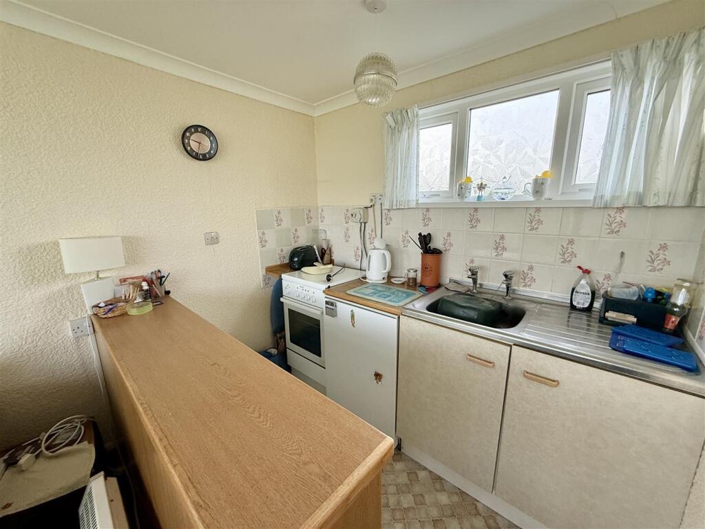Broadside Chalet Park, Stalham NR12 photo 4
