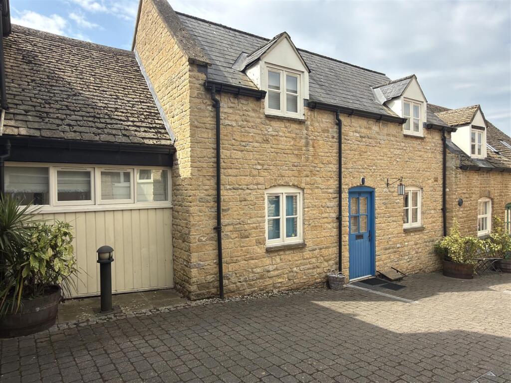 Main image of property: White Hart Mews, Chipping Norton