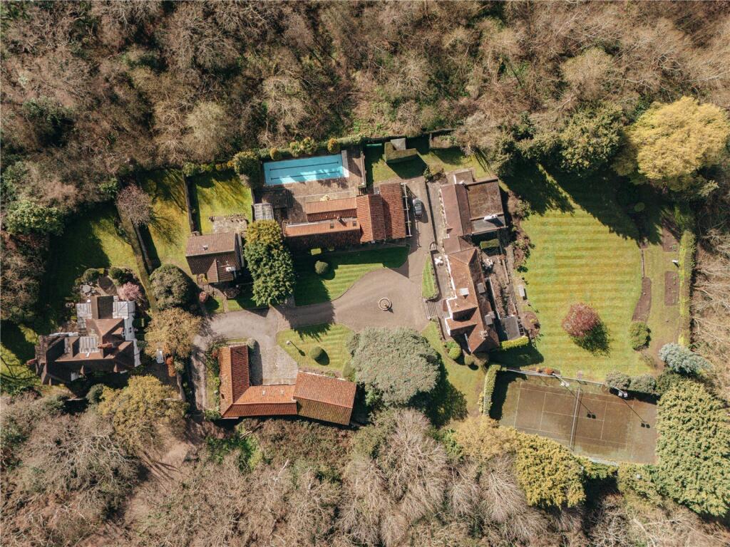 House in London, Raynes Park - More