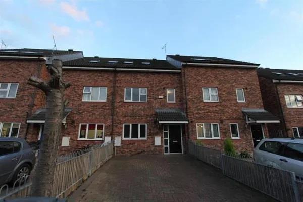 Main image of property: Cross Catherine Street, East End Park, Leeds