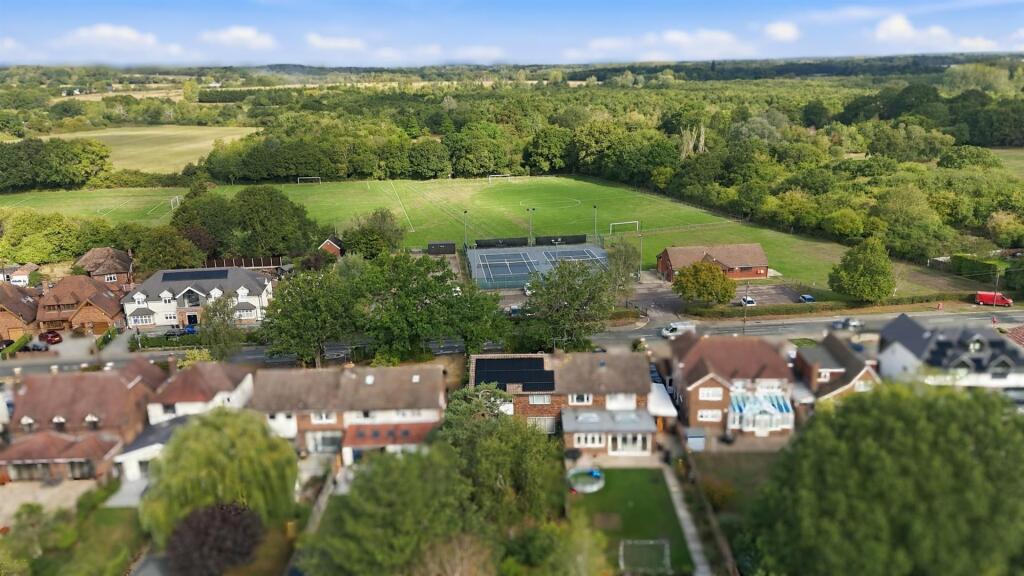 Downham Road, Ramsden Heath, Billericay photo 4