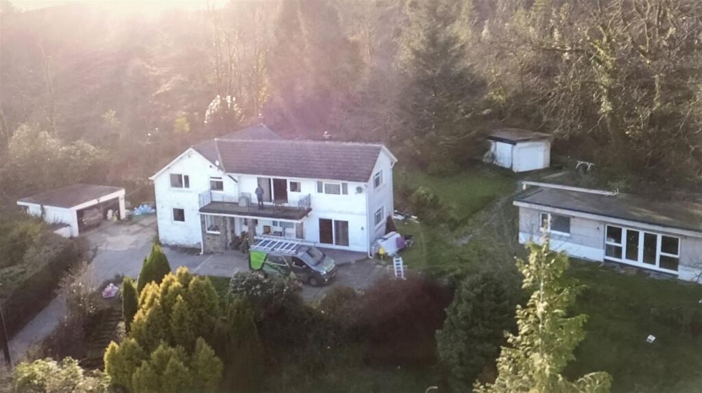 Main image of property: Taliaris, Llandeilo