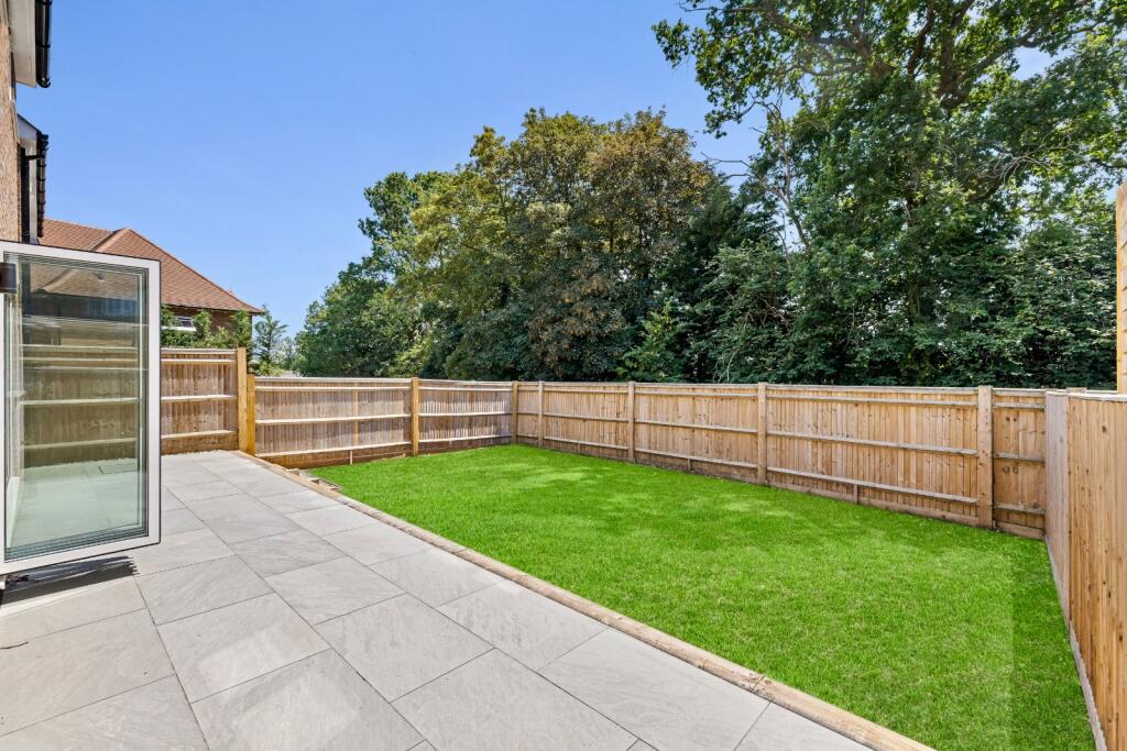 House in Haywards Heath, Lindfield - View 5