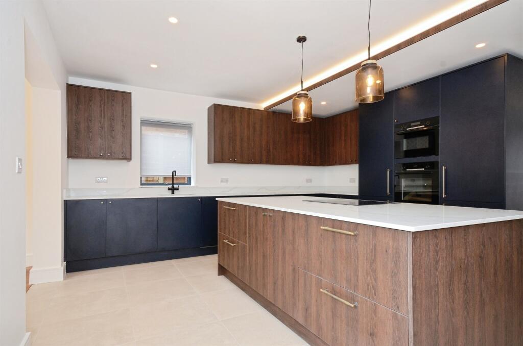 Additional image 14 of Wildwood Avenue, Bricket Wood, St. Albans