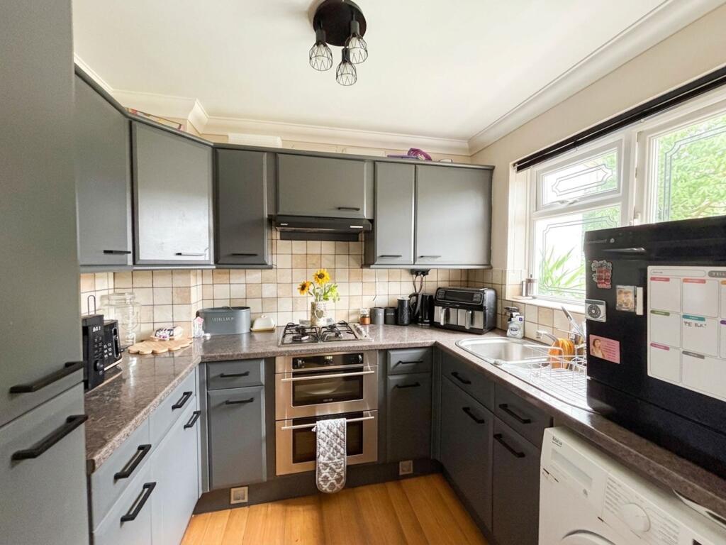 Bingham Close, Verwood, BH31 photo 4