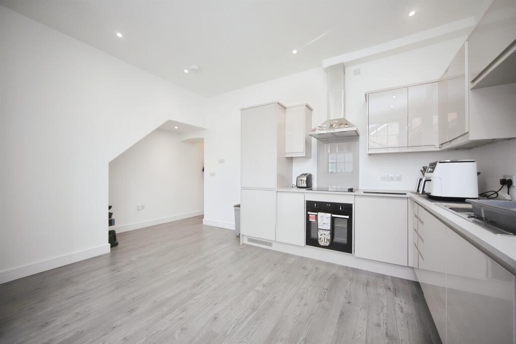 Apartment in Taunton - View 5