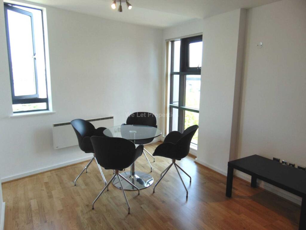 Apartment in Manchester, Castlefield, City Centre - View 4