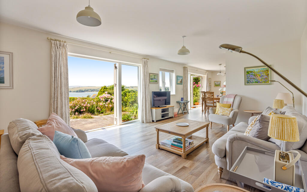Curlew Drive, Kingsbridge, Devon photo 4
