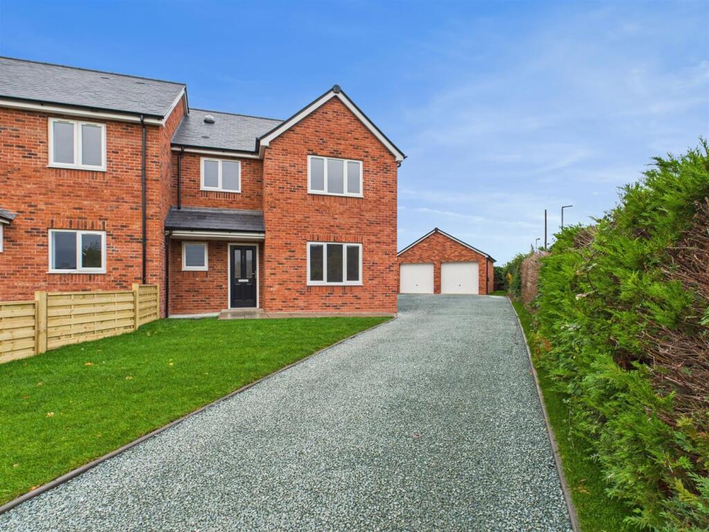 Main image of property: 2, Belan Orchard, Guilsfield, Welshpool