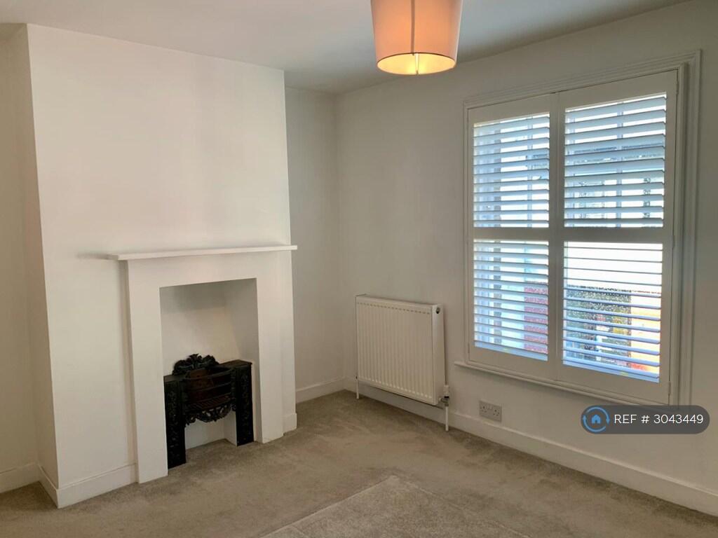 House in Sidcup, Halfway Street, Longlands - More