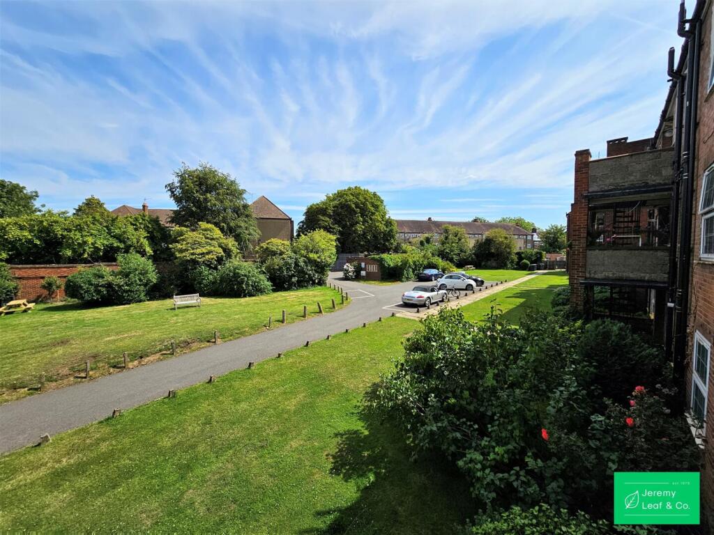 Apartment in London - View 5