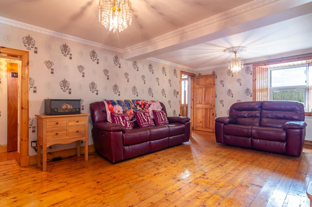 House in Glasgow - More