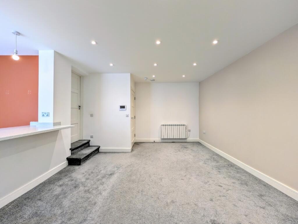 Apartment in Worthing, Broadwater - More