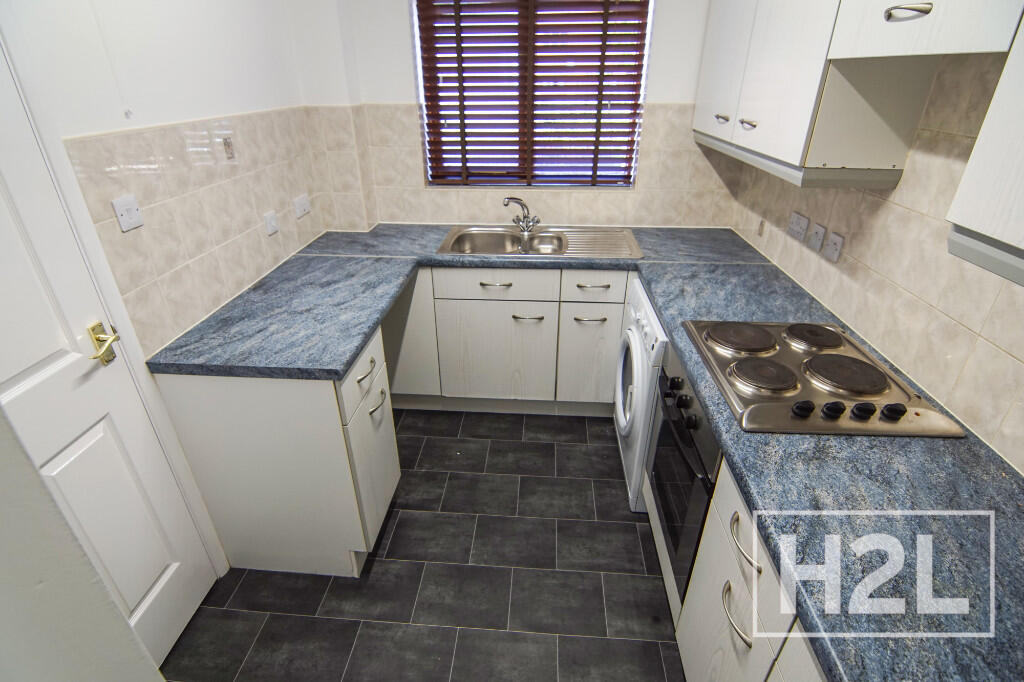 Main image of property: Gillett Close, Weavers Green, Nuneaton, CV11 5XW
