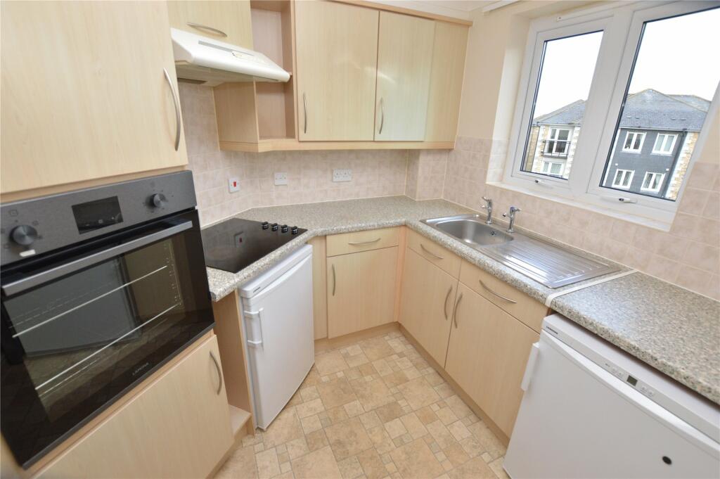 Apartment in Truro - View 5