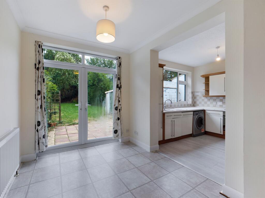 House in Sidcup, The Hollies, Longlands - More
