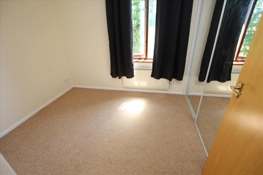 Willow Road, Potton, Sandy, SG19 photo 4