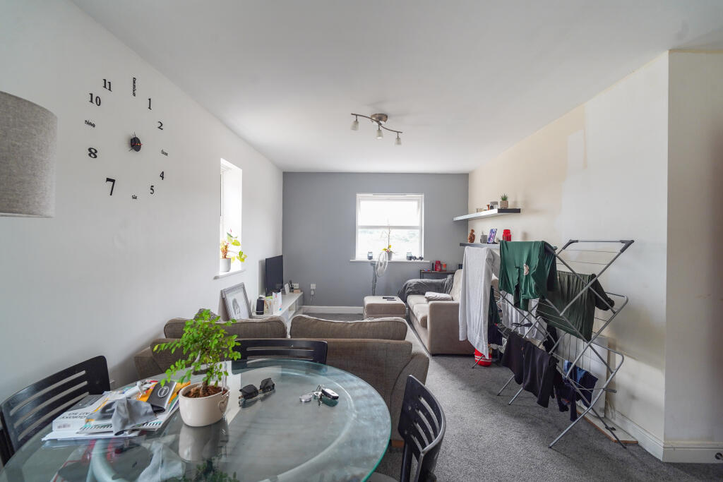 Apartment in Calderdale, West Yorkshire - View 4