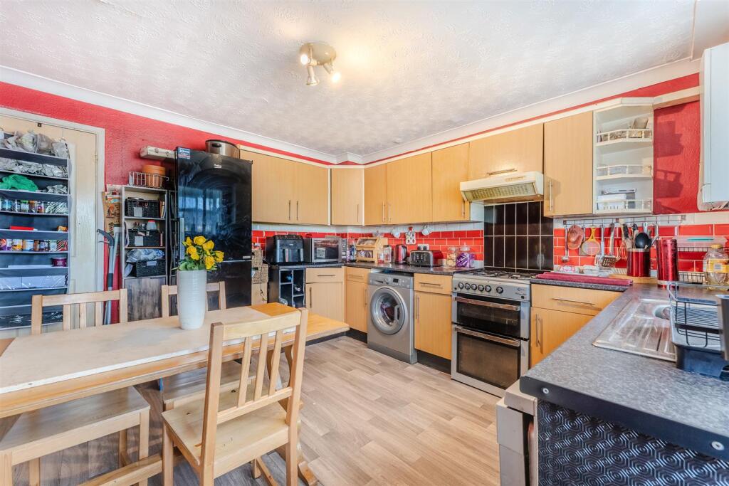House in Kettering, Ise Lodge - View 2