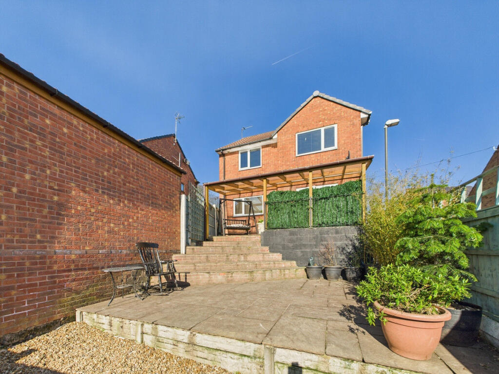 3-bed detached on Hardwick Street, Tibshelf, DE55, £189,000