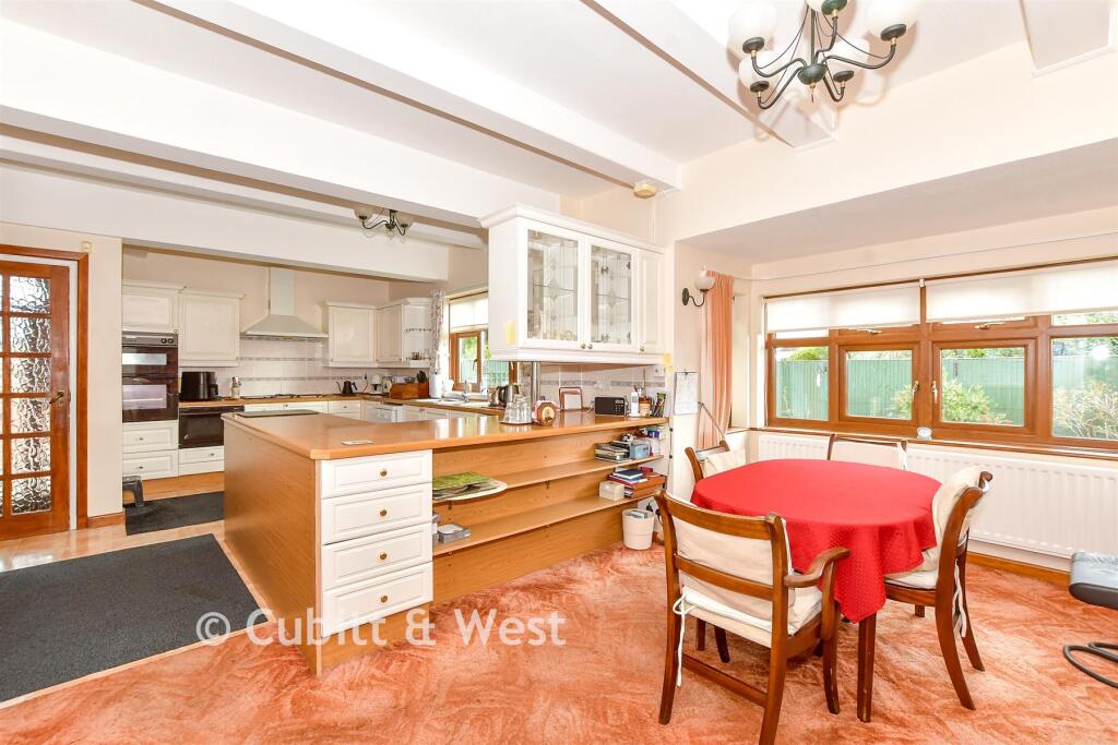 House in Havant, Hampshire - View 4