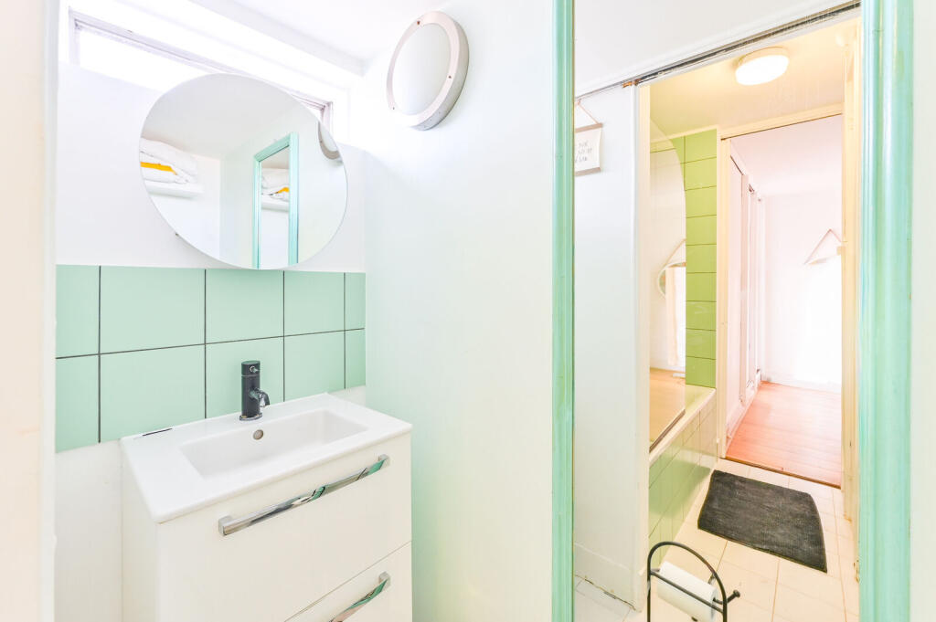 Apartment in London - More