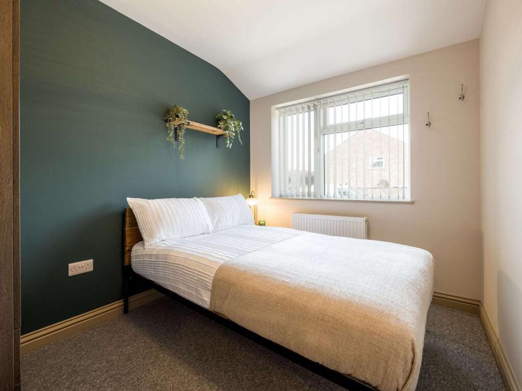 Main image of property: Eynsham Road