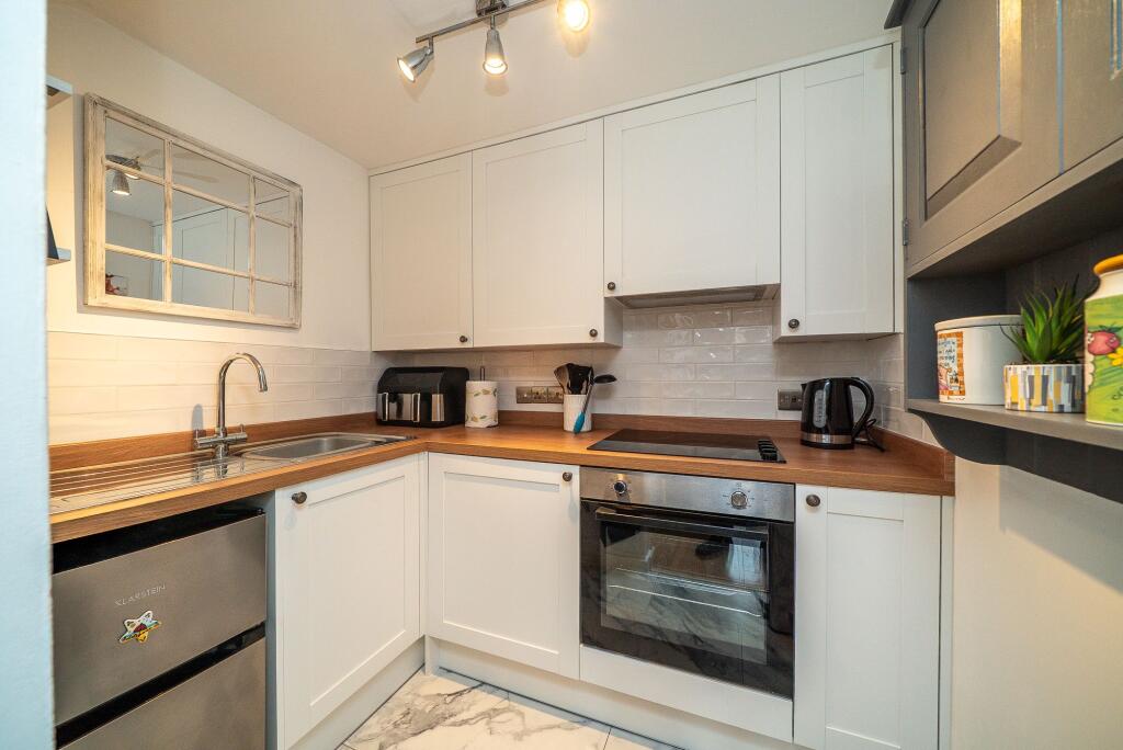 Additional image 8 of High Street, Markyate, AL3