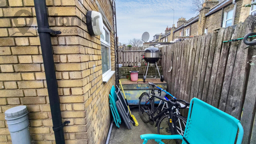 2 bedroom terraced house for rent