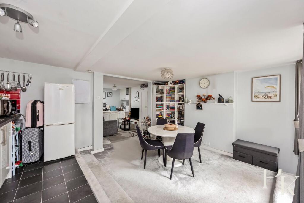 Apartment in Hove, Aldrington - More