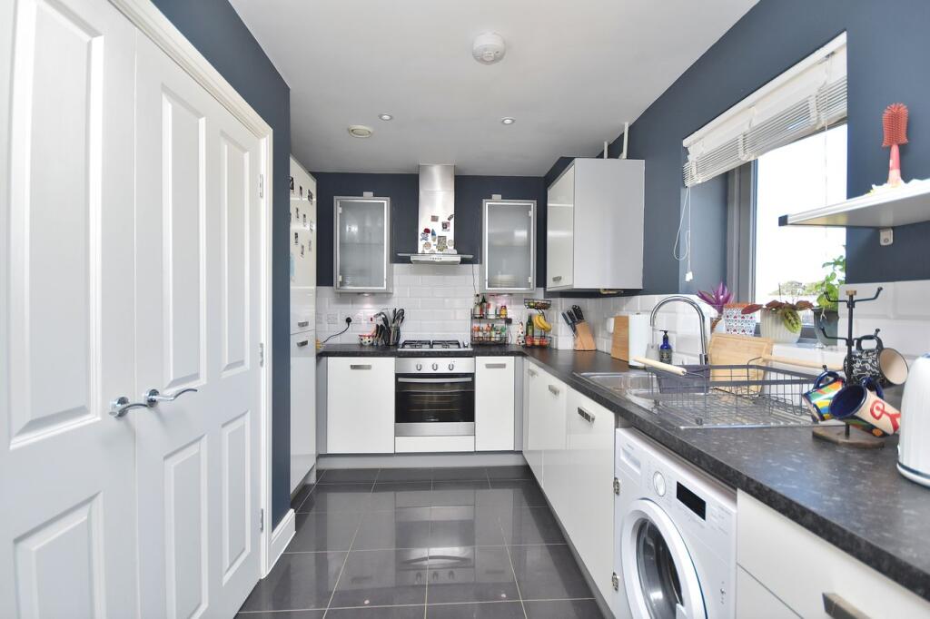 Apartment in Upton, St Crispin's - View 4