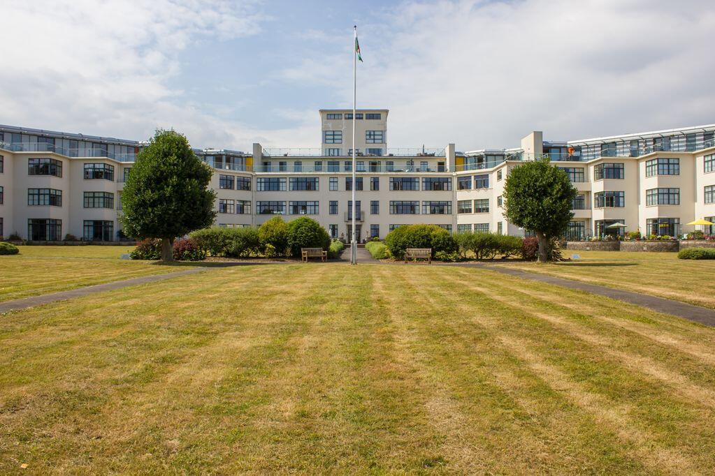 Main image of property: Headlands, Hayes Point, Sully