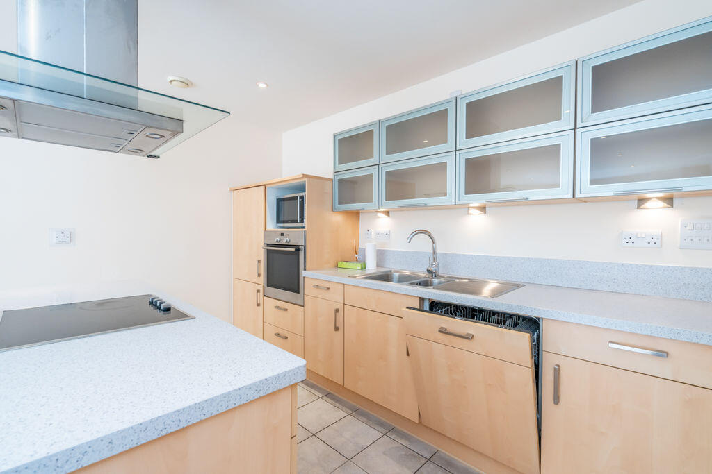 Apartment in Portsmouth - View 3