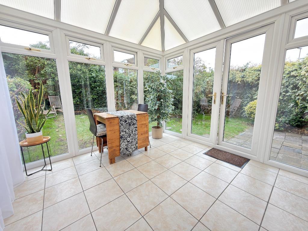 House in Luton - View 5