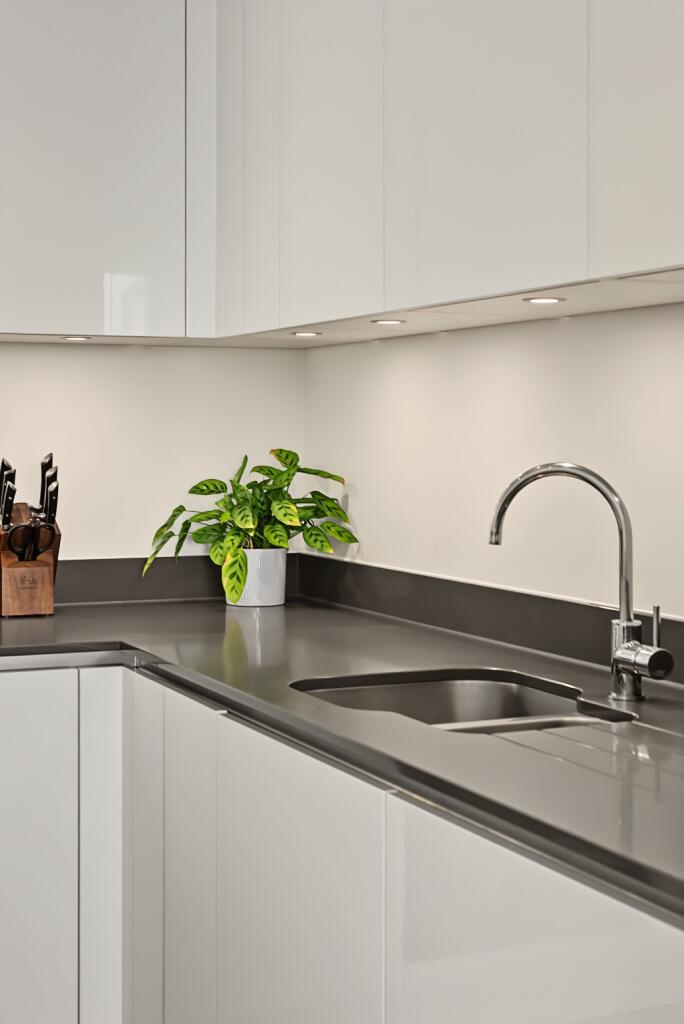 Apartment in Hertsmere, Elstree and Borehamwood - View 5