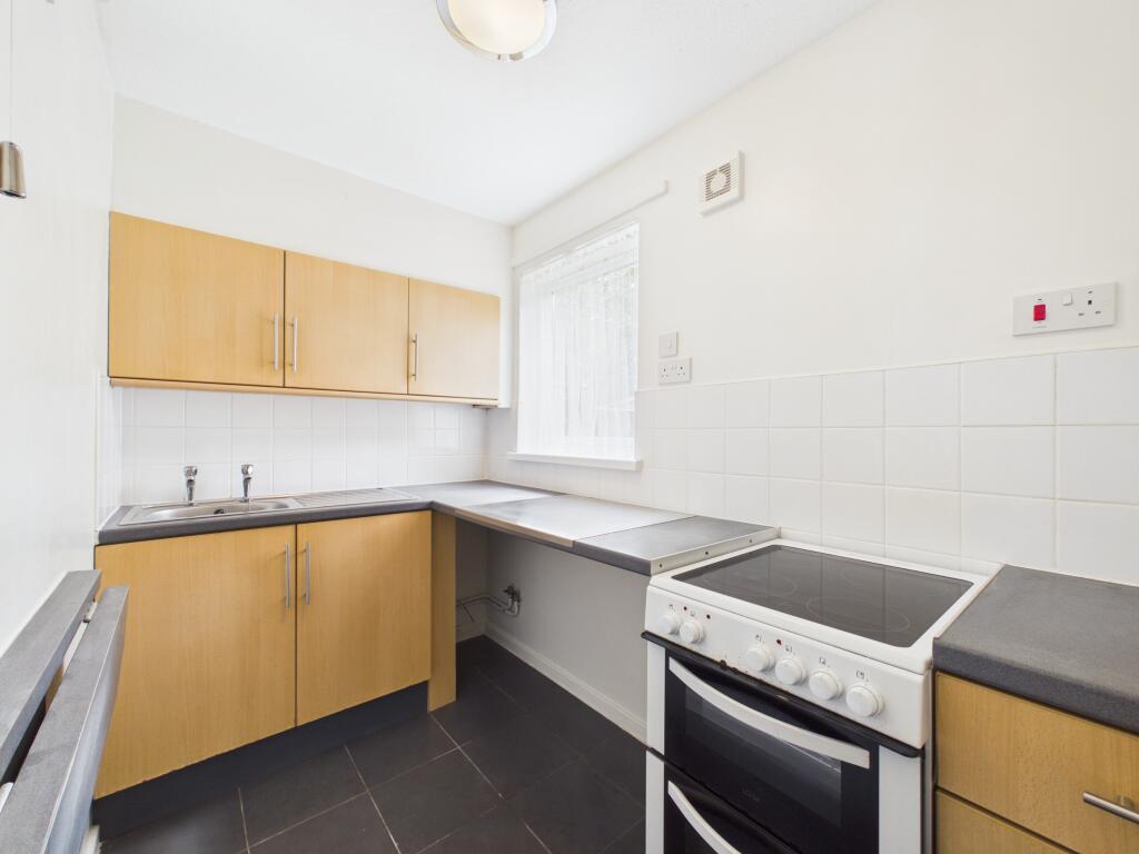 Apartment in Cardiff, Thornhill - View 5