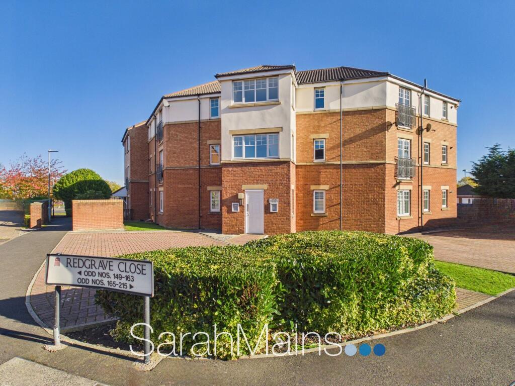 2-bed flat on Redgrave Close, St James Village, Gateshead, NE8, £85,000
