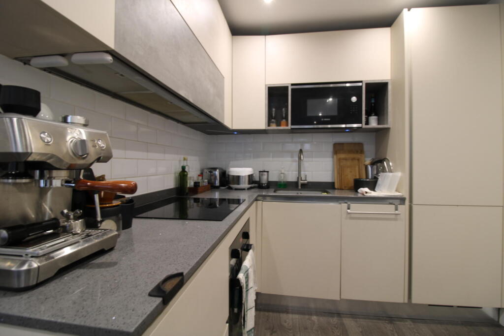 2 bedroom mews property for rent