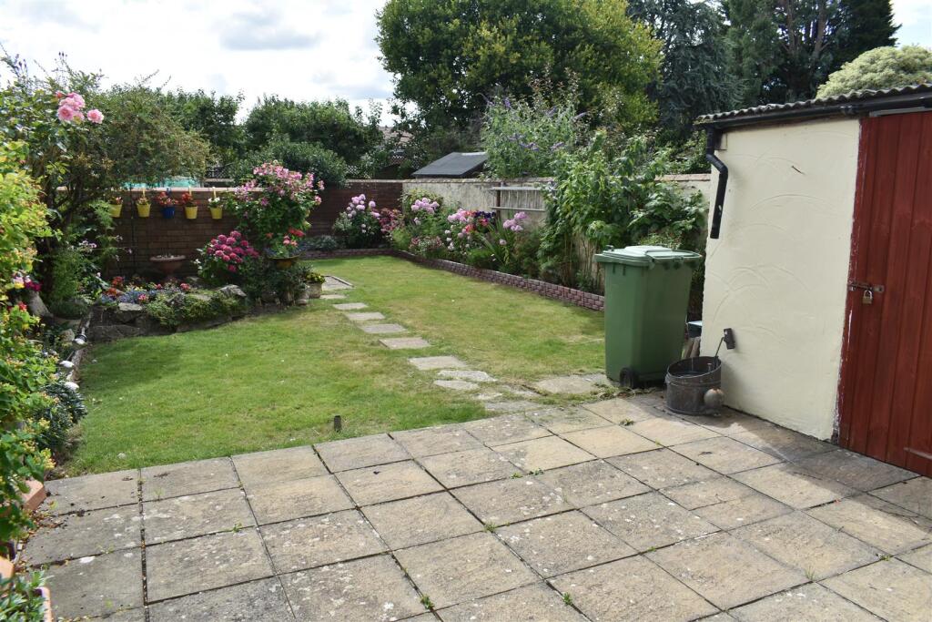 Watleys End Road, Winterbourne, Bristol photo 2