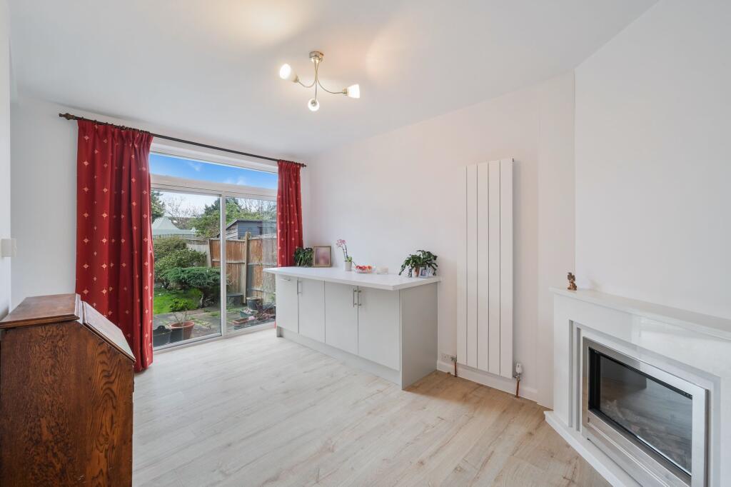 House in London, Tolworth - View 2