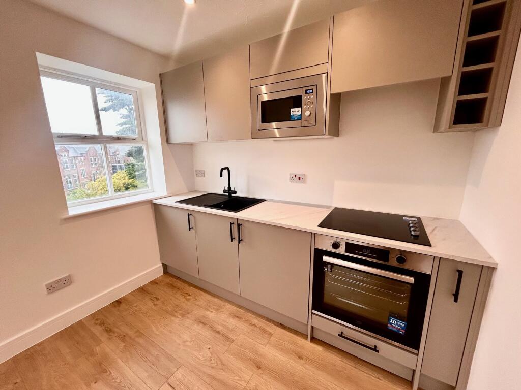 Apartment in Watford - View 2