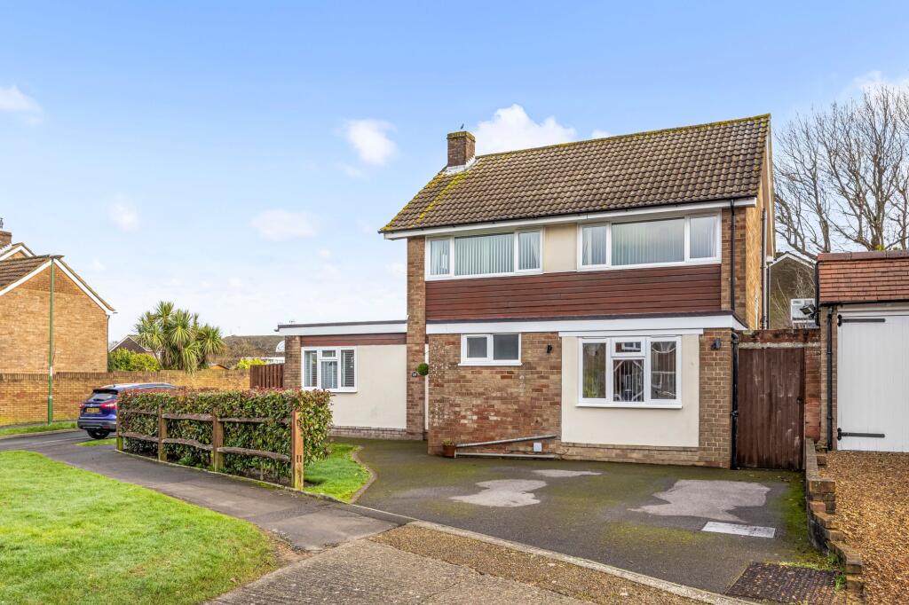 Farhalls Crescent, Horsham, RH12 image 4