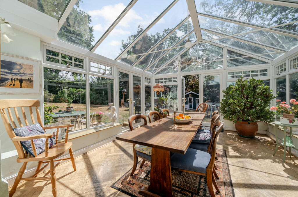 House in Waverley, Farnham - More