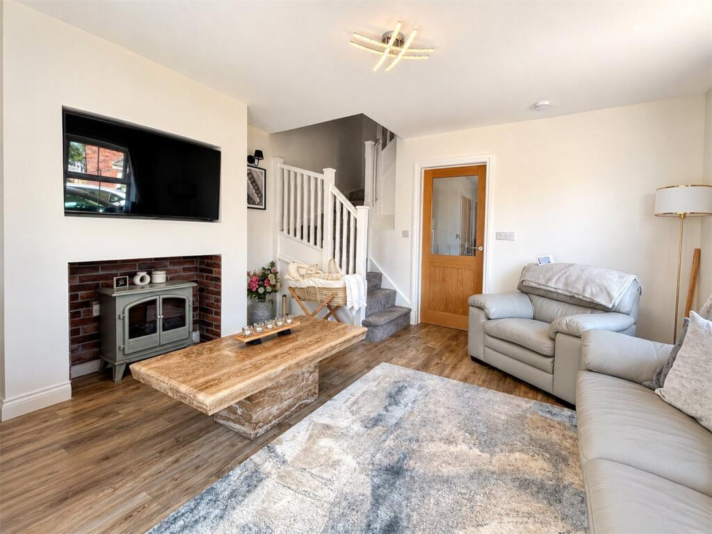 House in Lincoln - View 5