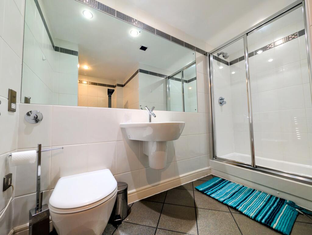 2 bedroom penthouse for rent