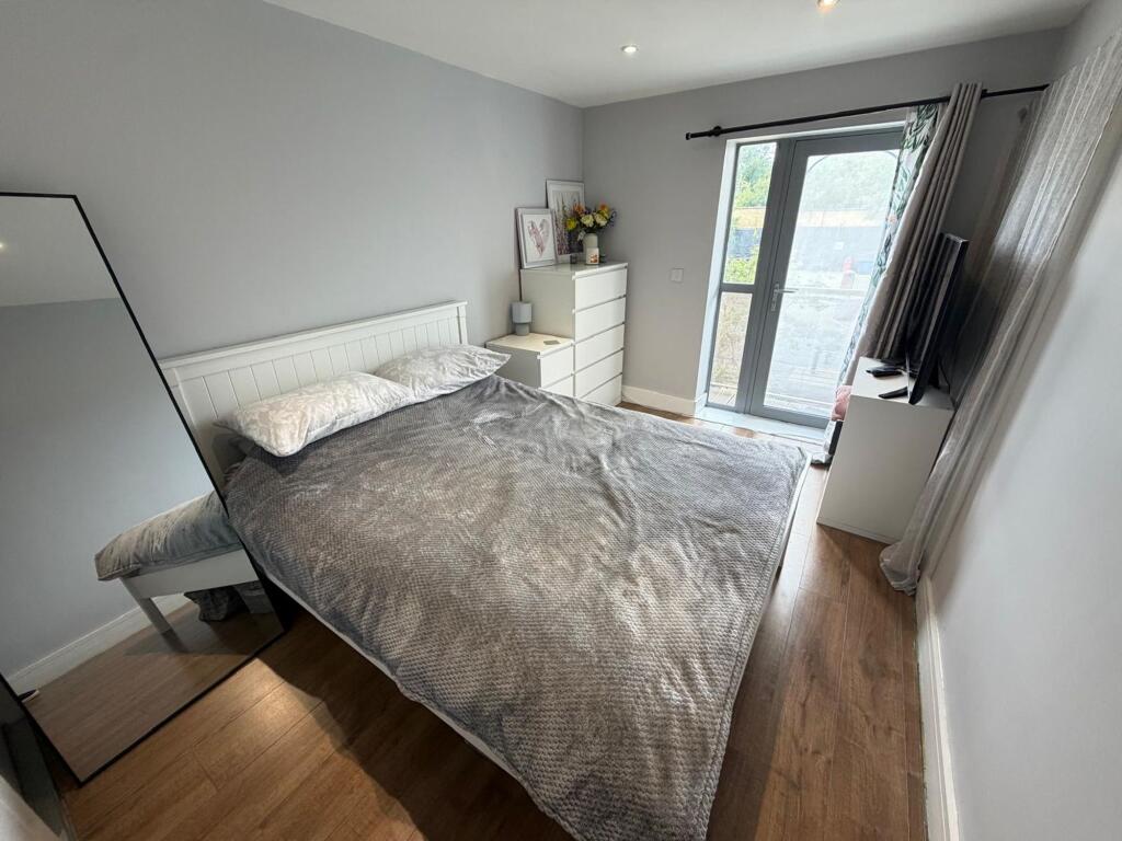 St. Catherines Road, Lincoln Court, L20 photo 4