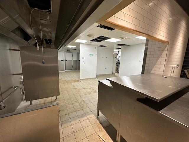 Additional image 6 of Unit 19 Kingfisher Square, Kingfisher Shopping Centre, Redditch, B97 4EY